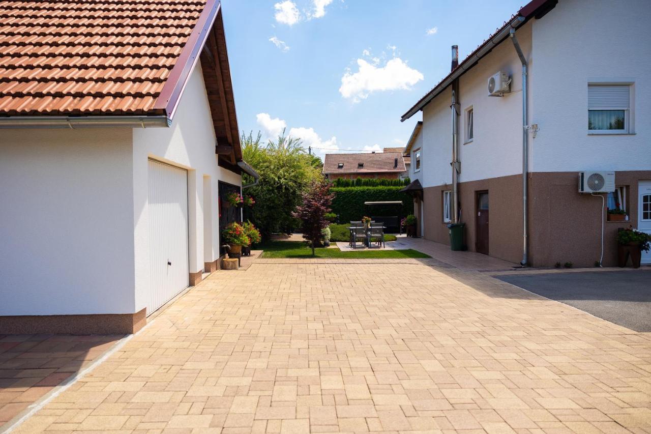 Soba I Apartman Dula Ogulin Extérieur photo