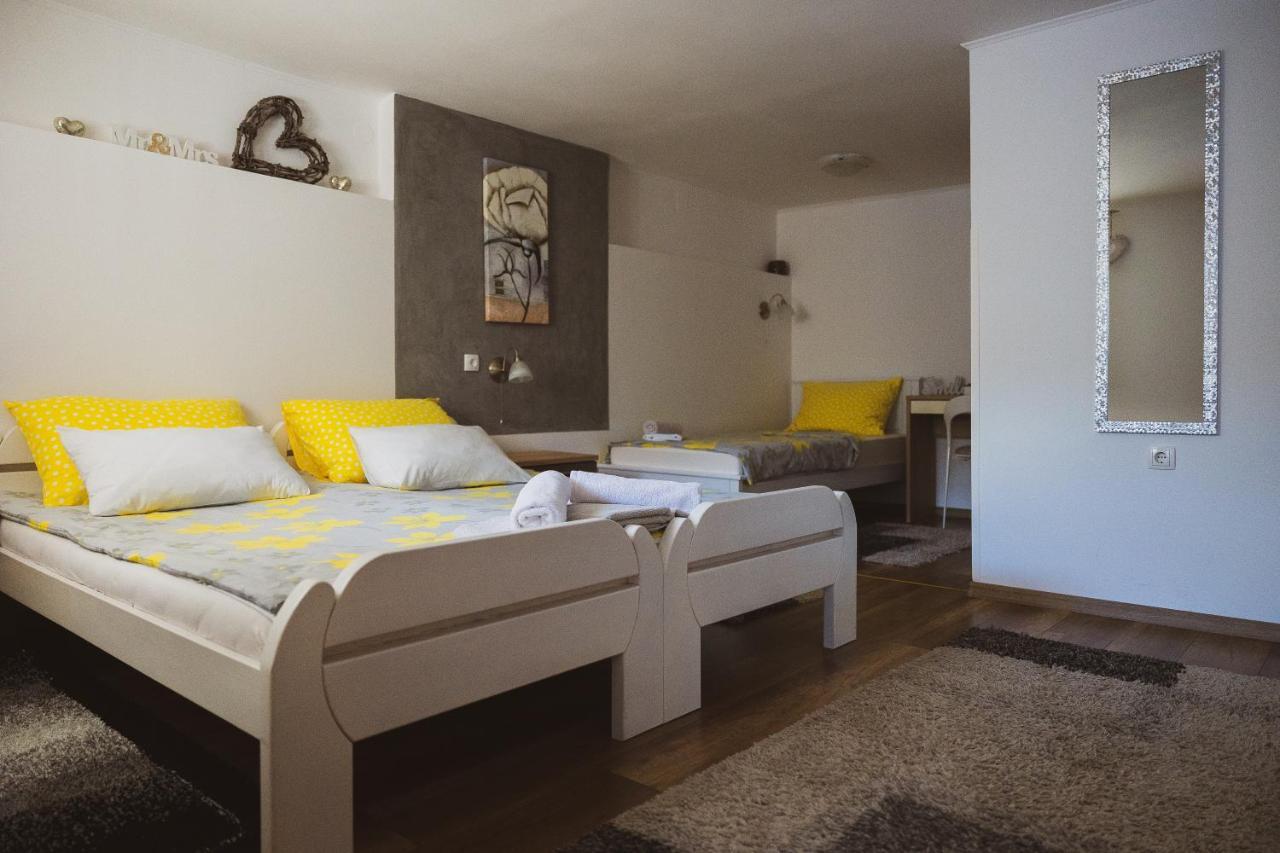 Soba I Apartman Dula Ogulin Extérieur photo