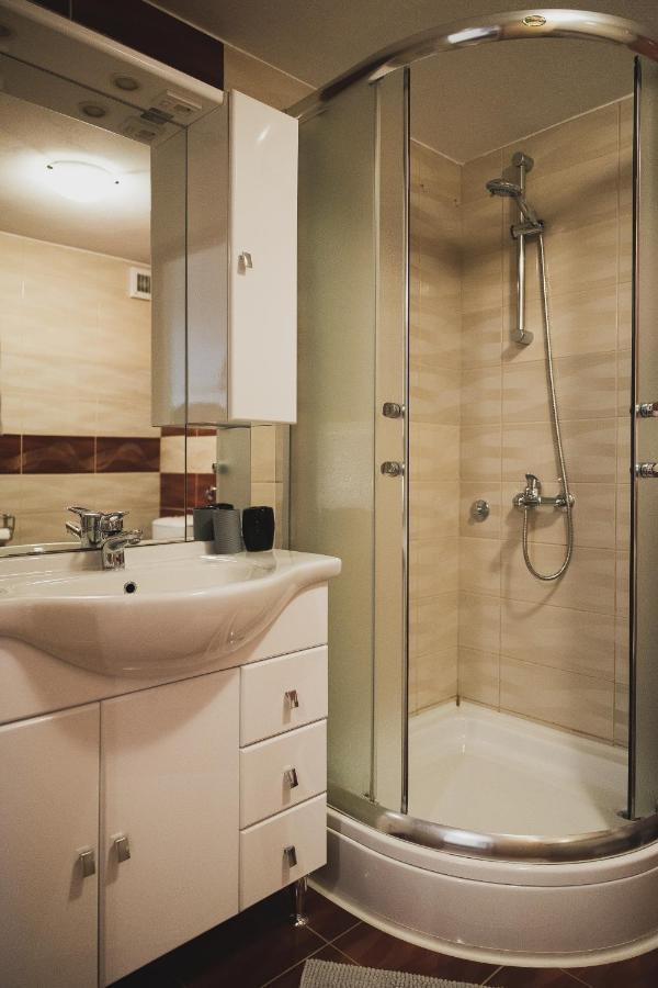 Soba I Apartman Dula Ogulin Extérieur photo