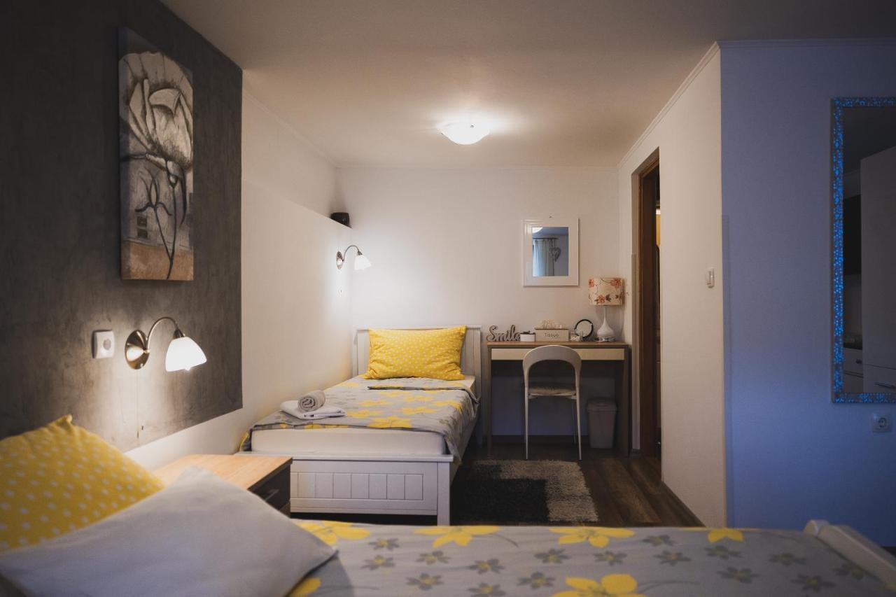 Soba I Apartman Dula Ogulin Extérieur photo