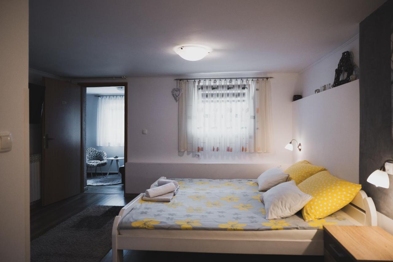 Soba I Apartman Dula Ogulin Extérieur photo