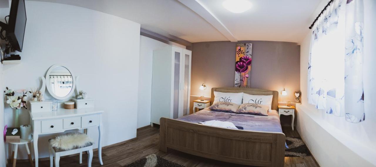 Soba I Apartman Dula Ogulin Extérieur photo